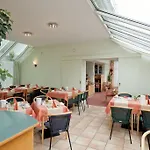 Moehringer Hof 3*